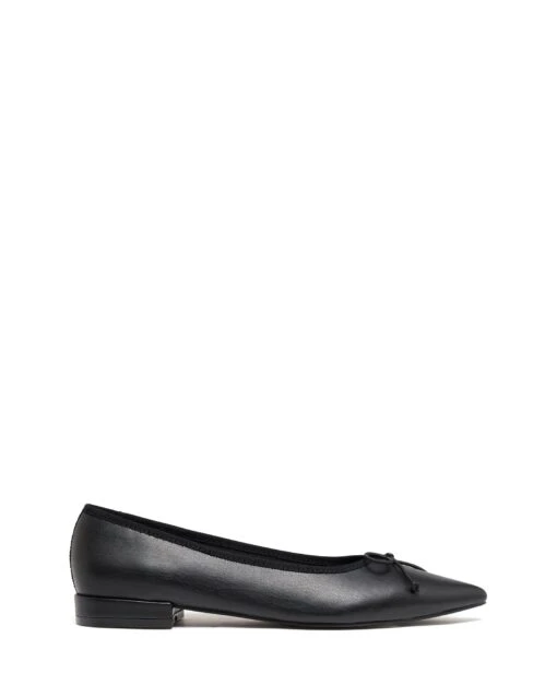 Yazmina Pointed Flat Black Smooth